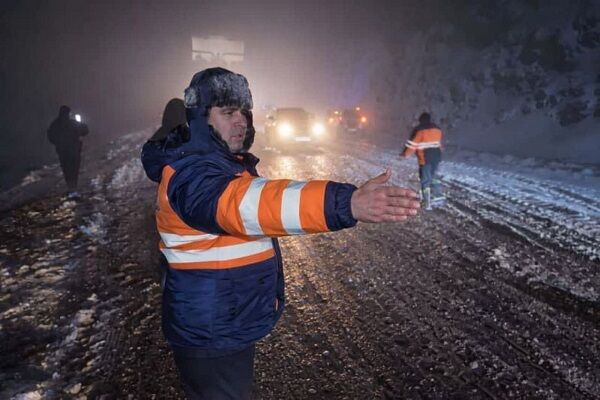 اطلاع نگاشت| اقدامات راهداری هرمزگان در موج دوم بارش برفروبی ۴۴۰ کیلومتر از محورهای استان کرمان/ تداوم خدمترسانی راهداران در شرایط جوی زمستانی