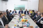 ببینید| حضور مدیرکل راهداری و حمل و نقل جاده ای خوزستان در جمع اصناف و تشکل‌های حمل‌ونقل کالای بندر امام خمینی(ره)