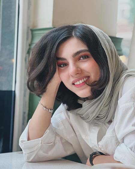 بیوگرافی و عکس های بنفشه ریاضی بازیگر ایرانی