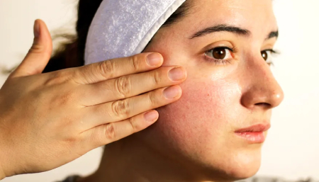 بررسی تاثیر بلندمدت لوازم آرایش بر پوست