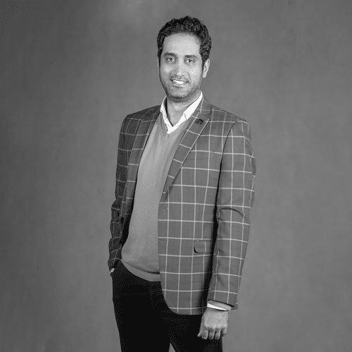 رسانه زیست، پوشش و تصمیم‌های نسل زد را غیرقانونی جلوه می‌دهد/ حذف چهره‌های محبوب نسل زد، مرجعیت رسانه را به یوتیوب و بلاگرها واگذار کرد