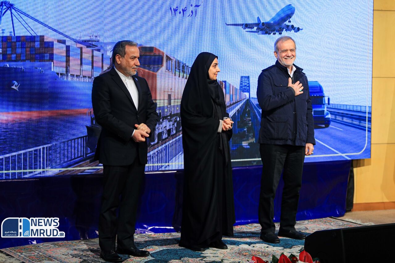 رونمایی بستههای سرمایهگذاری در حوزه ریلی و جادهای تا دو ماه آینده رونمایی بستههای سرمایهگذاری در حوزه ریلی و جادهای تا دو ماه آینده