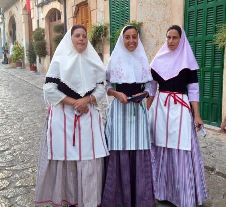 پوشش سنتی و دیدنی زنان اروپایی،اخبار مد،خبرهای مد پوشش سنتی و دیدنی زنان اروپایی،اخبار مد،خبرهای مد