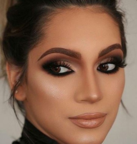 کانتورینگ چشم درشت با سایه تیره