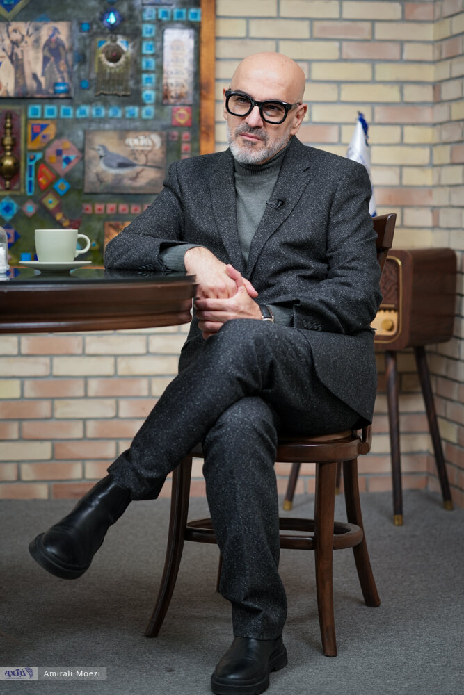 از سختیهای نشان دادن زندگی شاعرانه فروغ فرخزاد تا مستند کردن زیبایی جهان/ رامین حیدری فاروقی: سانسور حاصل ترس از خود است و هراس از احتمال آشکارگی از سختیهای نشان دادن زندگی شاعرانه فروغ فرخزاد تا مستند کردن زیبایی جهان/ رامین حیدری فاروقی: سانسور حاصل ترس از خود است و هراس از احتمال آشکارگی