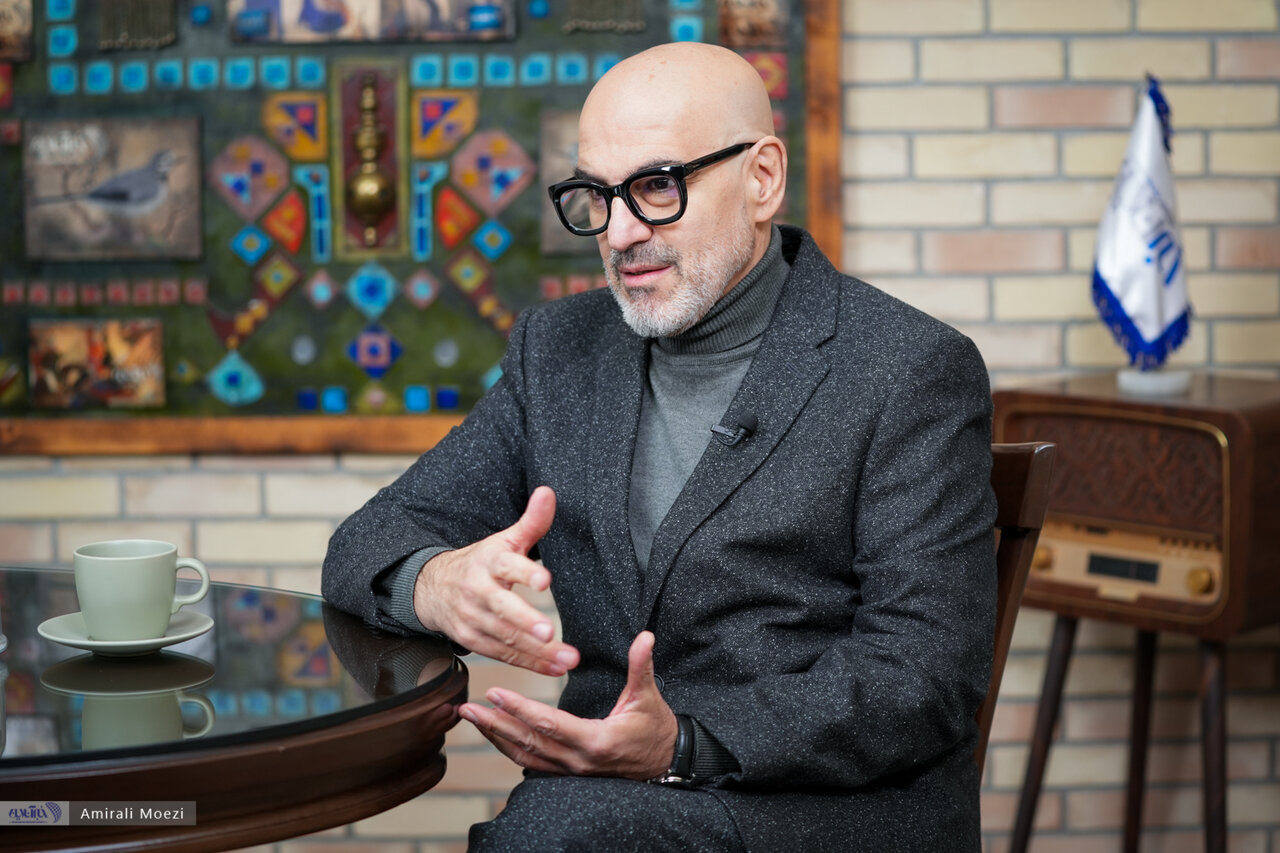 از سختیهای نشان دادن زندگی شاعرانه فروغ فرخزاد تا مستند کردن زیبایی جهان/ رامین حیدری فاروقی: سانسور حاصل ترس از خود است و هراس از احتمال آشکارگی از سختیهای نشان دادن زندگی شاعرانه فروغ فرخزاد تا مستند کردن زیبایی جهان/ رامین حیدری فاروقی: سانسور حاصل ترس از خود است و هراس از احتمال آشکارگی