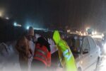 امدادرسانی به ۷۸۰ خودرو گرفتار در برف در محورهای مواصلاتی آذربایجان‌غربی