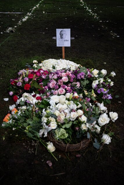 تصاویری تازه از خاکسپاری بهرام بیضایی تصاویری تازه از خاکسپاری بهرام بیضایی