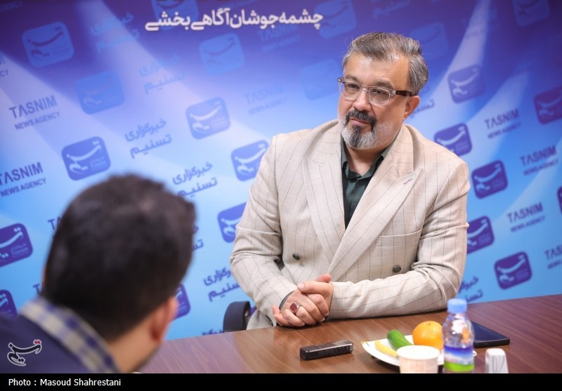 کنار مردم بودن با نسخه پیچی از راه دور متفاوت است مجری , مجریان تلویزیون ایران , تلویزیون , صدا و سیما , هنرمندان ,