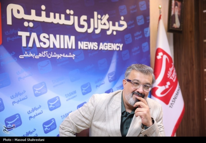 کنار مردم بودن با نسخه پیچی از راه دور متفاوت است مجری , مجریان تلویزیون ایران , تلویزیون , صدا و سیما , هنرمندان ,