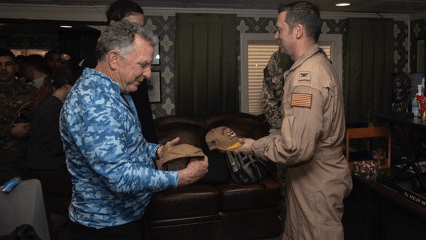 ویتکاف روی عرشه ناو آبراهام لینکلن/ با خلبانی که پهپادی ایرانی را سرنگون کرد دیدار کردم