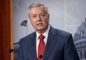 سناتور آمریکایی ایران را تهدید کرد / همه توان نظامی آمریکا در اختیار اسرائیل قرار گیرد