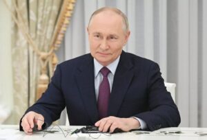 آتش‌بس در جنگ اوکراین/ پوتین دستور توقف نبرد در تمام جبهه‌ها را صادر کرد