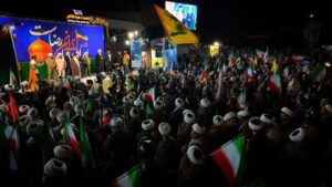 تبعیت از ولی‌فقیه معیار تصمیم‌گیری در برابر دشمن است