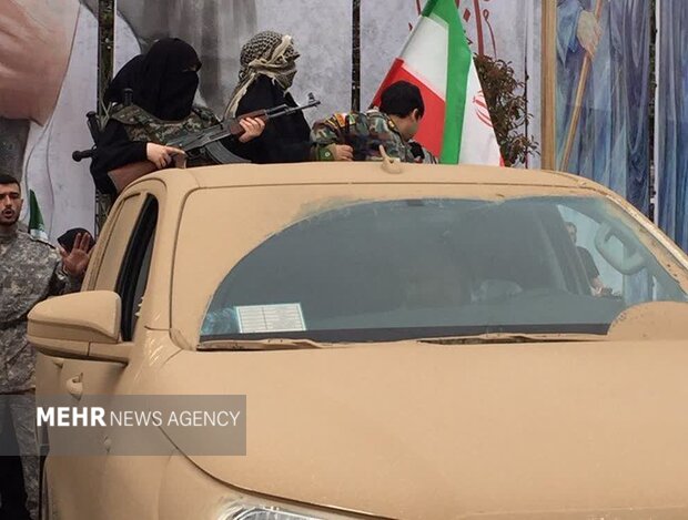 روایت مهر از رژه بانوان گیلانی در رژه «دختران جانفدا»