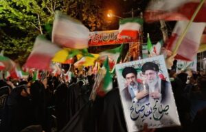 طنین نوای «حیدر حیدر» مردم محلات در بیعت با رهبر انقلاب