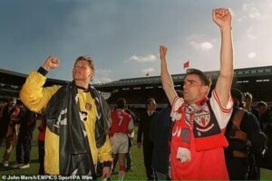 مرگ مشکوک دروازه‌بان آرسنال و یوونتوس در تصاف خودرو با قطار + تصویر