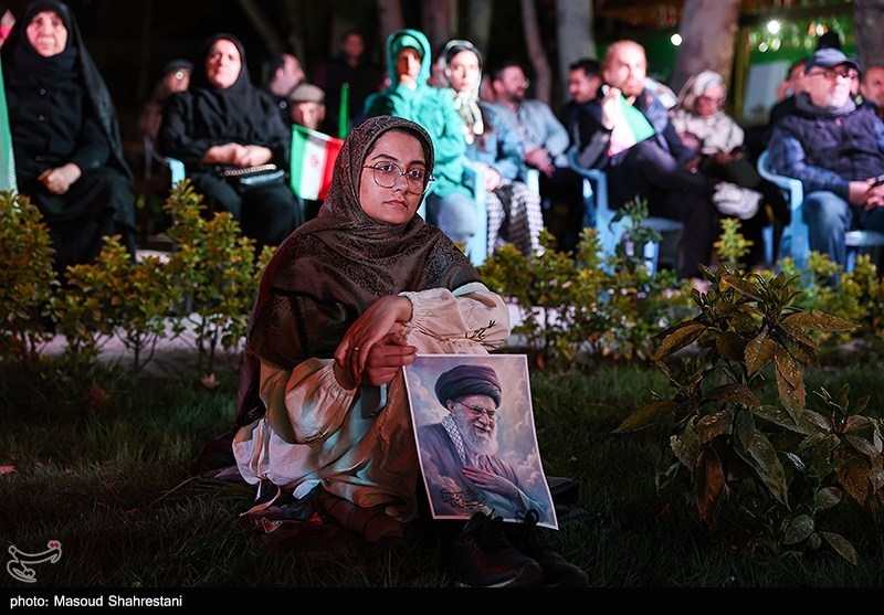 پاتوق هنرمندان در باغ فردوس؛ شبی پرنور با چای، موسیقی و روایت هنرمندان ,