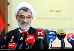 خسروپناه: عده‌ای نمی‌خواهند مصوبه نمایش‌خانگی به ثمر برسد