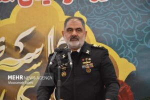 دریادار ایرانی: امکان زمین‌گیر کردن دشمن را در هر نقطه‌ای داریم